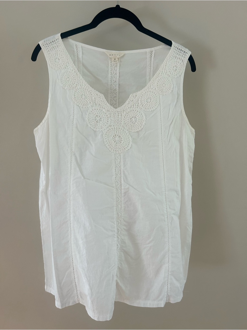 Adiva White Crochet-Trim Sleeveless Tank Top